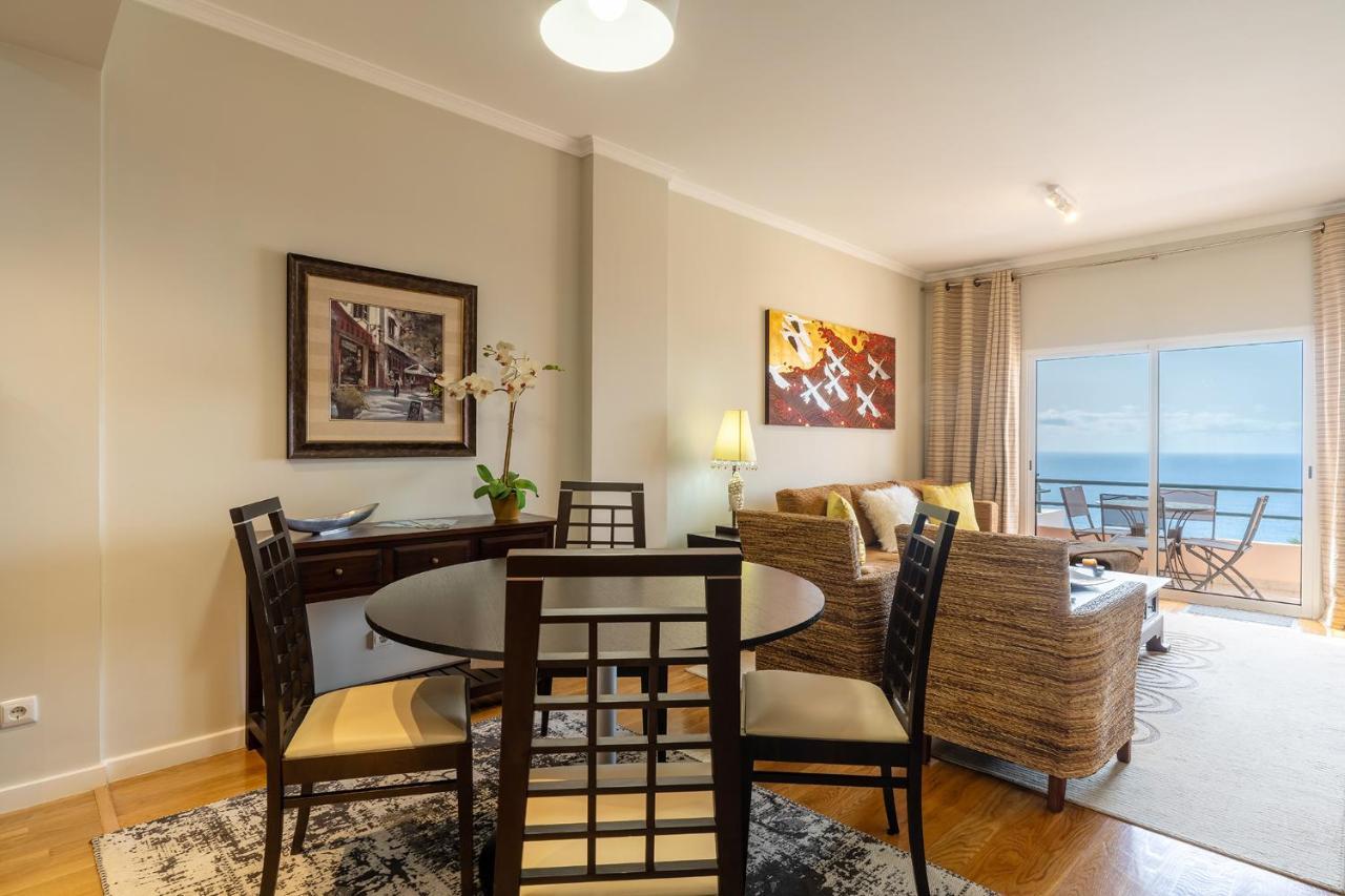 Stylish Apartment With Balcony And Amazing Views Over Funchal And The Sea Bagian luar foto