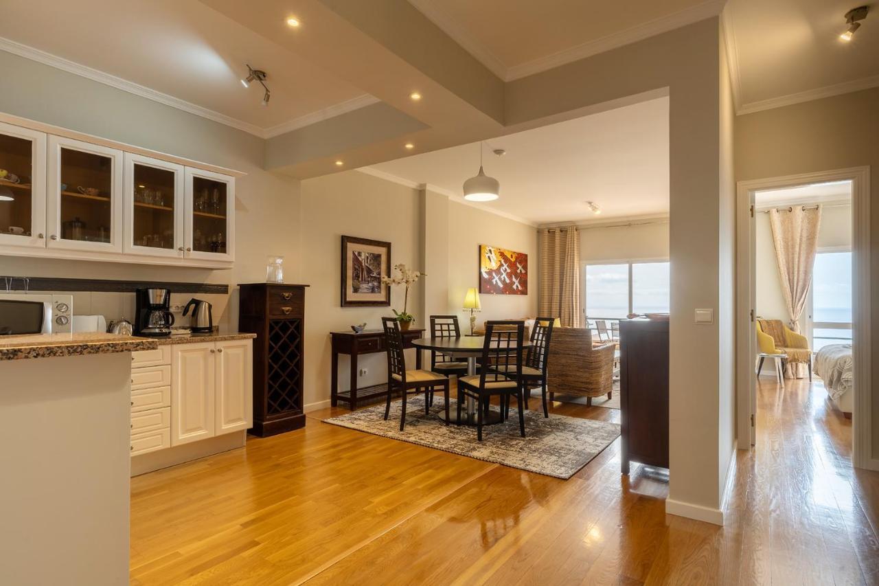 Stylish Apartment With Balcony And Amazing Views Over Funchal And The Sea Bagian luar foto