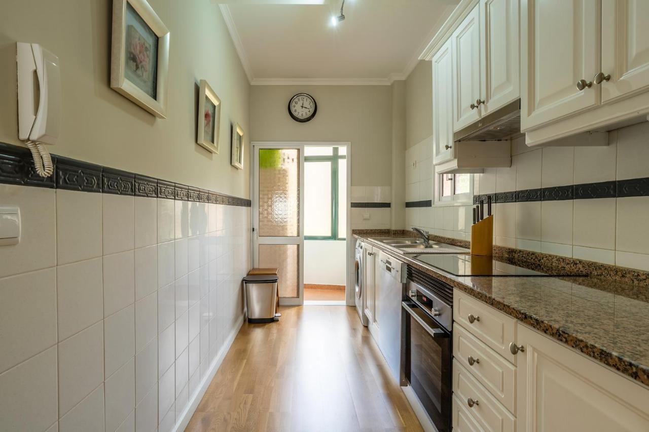 Stylish Apartment With Balcony And Amazing Views Over Funchal And The Sea Bagian luar foto